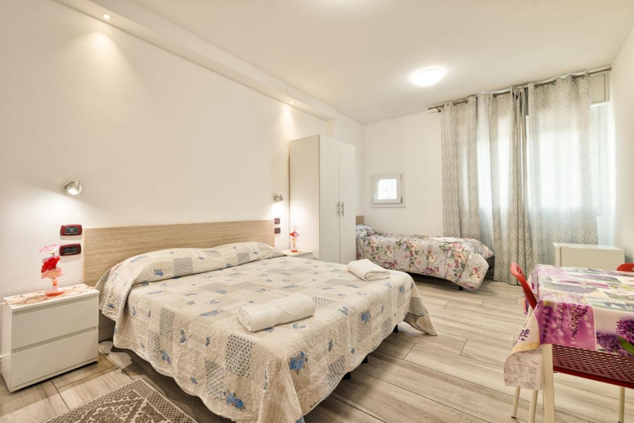 Venice Pink House Hotell Marghera Exteriör bild