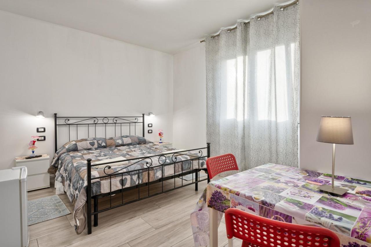 Venice Pink House Hotell Marghera Exteriör bild