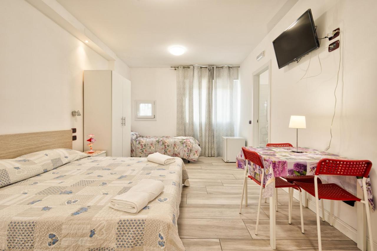 Venice Pink House Hotell Marghera Exteriör bild